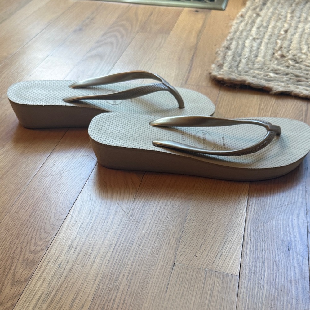 Stylish Women's Flip Flops